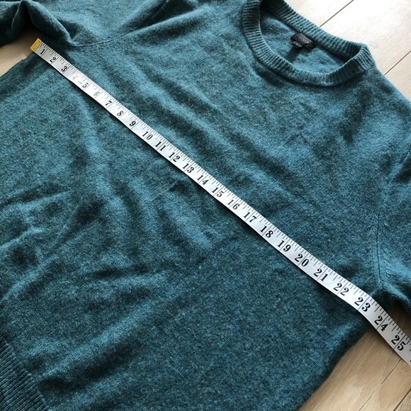 J. Crew 100% Lambswool Classic Crew Neck Sweater in Blue Green Men’s Size L - Picture 3 of 10